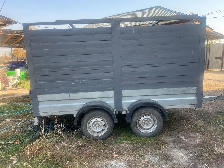 Легковой прицеп в хорошем состояний