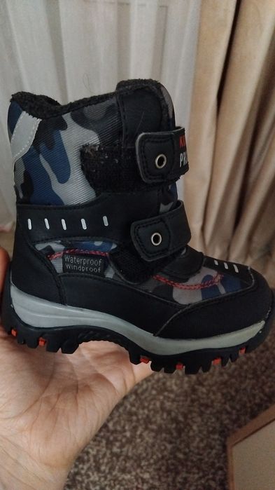 Продам детские зимние сапоги