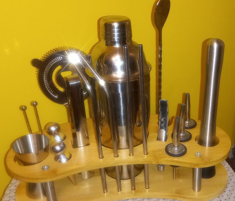 Шейкър/сет за бармани с книга за коктейли