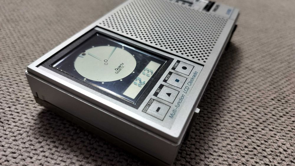 Vintage Radio Portabil Philips Multi Function LCD Clockradio D-1700