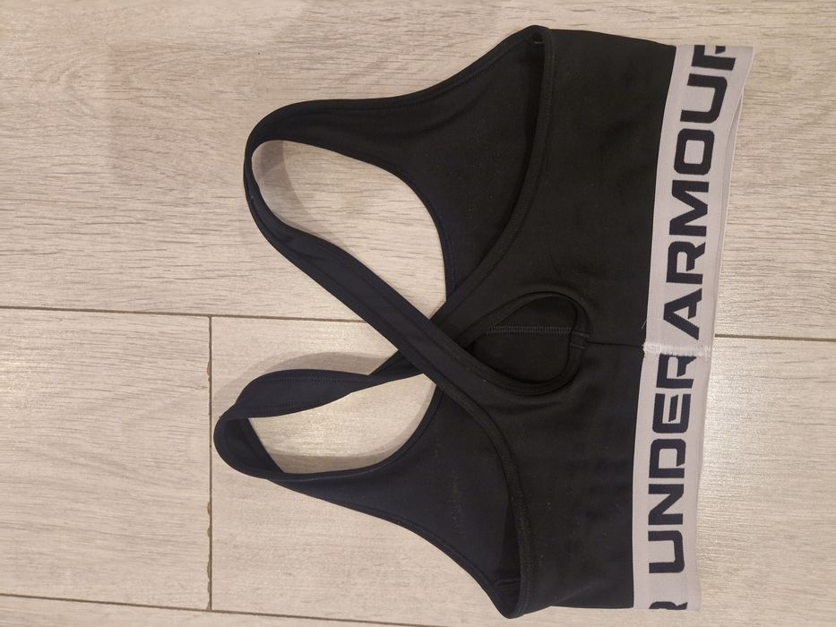 Bustiera under armour