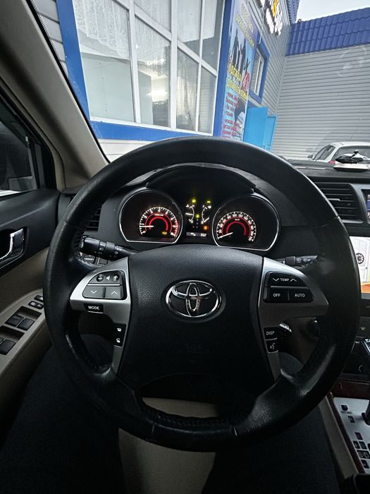 Продам руль от тойоты хайлендер 2011