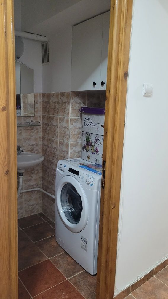 Persoană fizică vând apartament 3 cam decomandat , zona bucium OMV ,