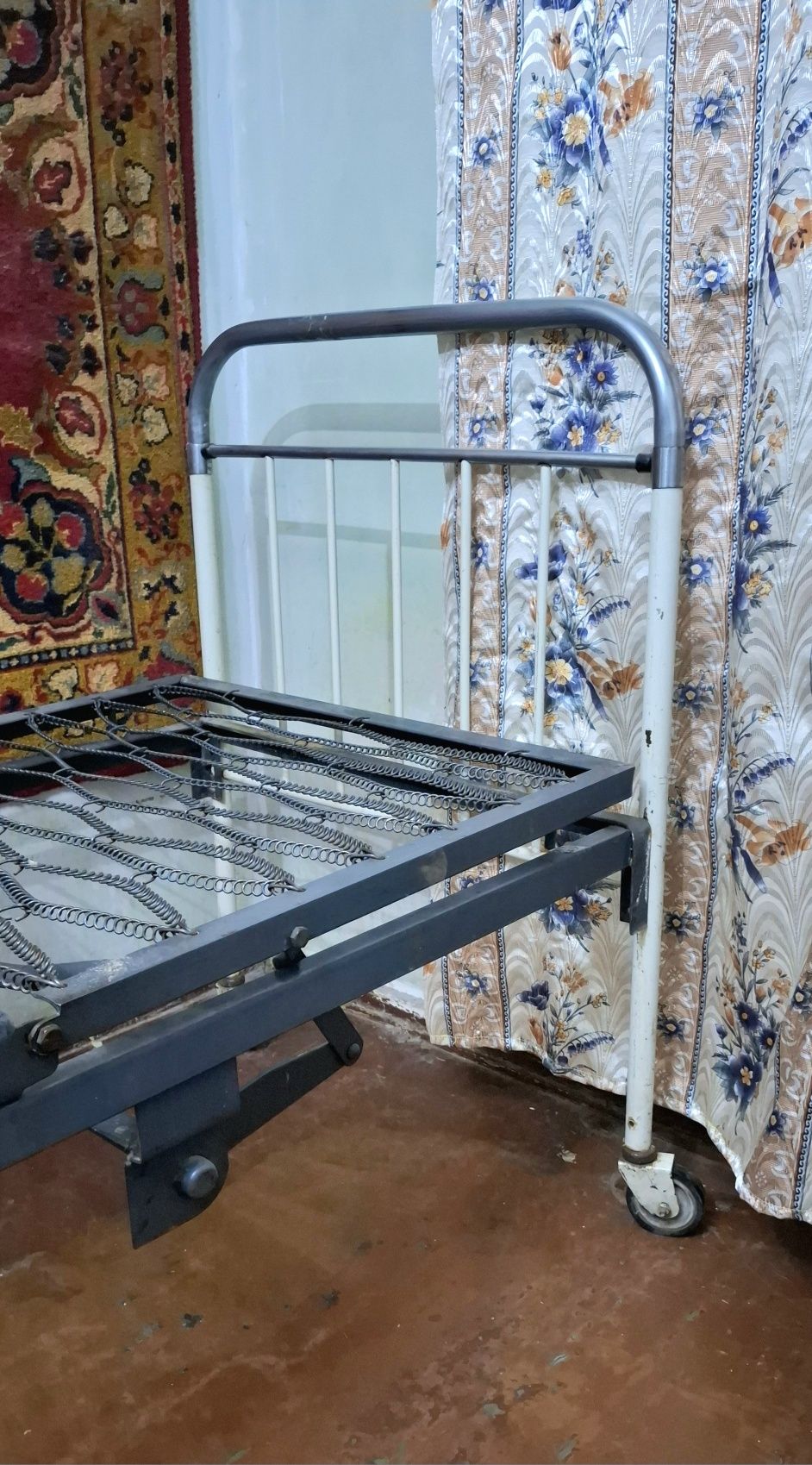Кровать медицинская
