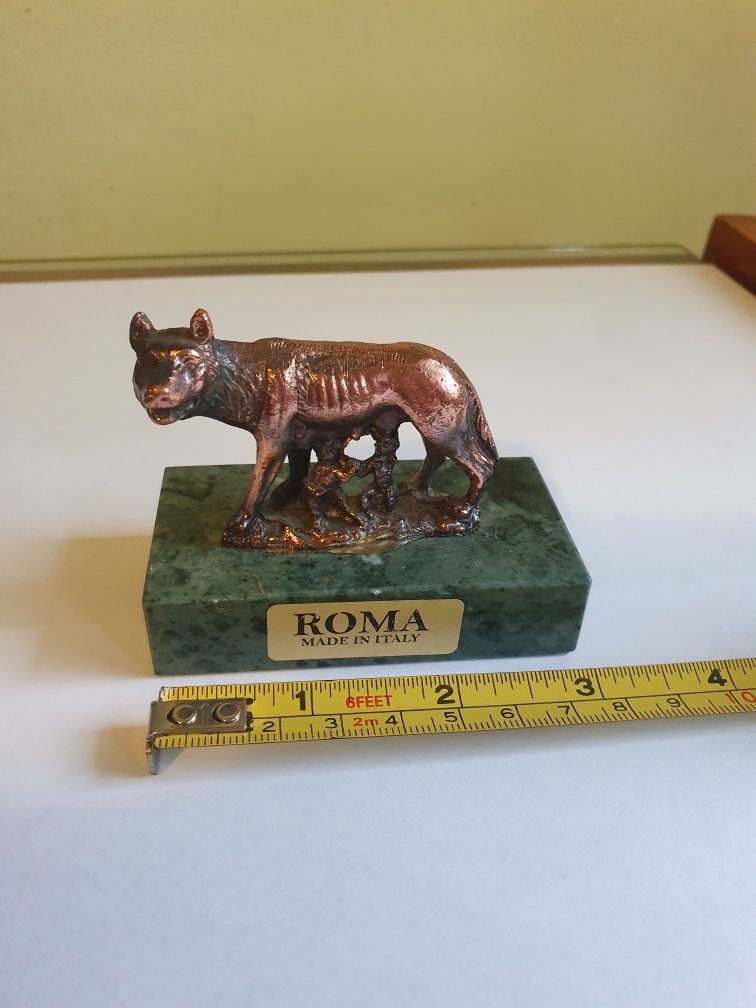 Statueta italiana Lupoica Remus si Romulus Lupa Capitolina marmura