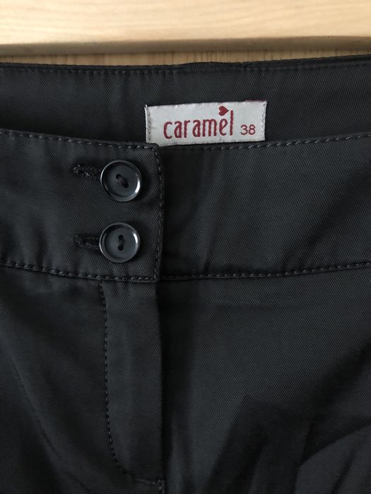 Vand pantaloni marca Caramel, marimea 38, gen office