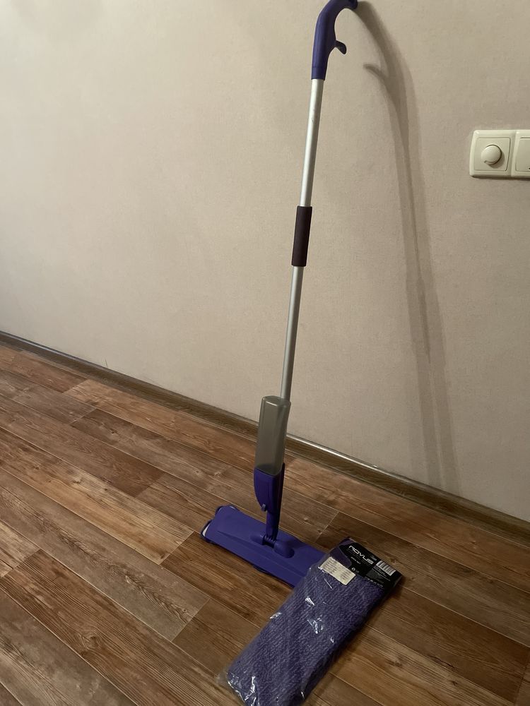 Швабра с насадкой из микрофибры