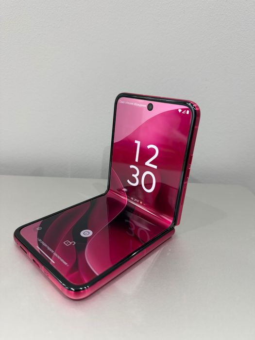 Motorola razr 60 ultra розов