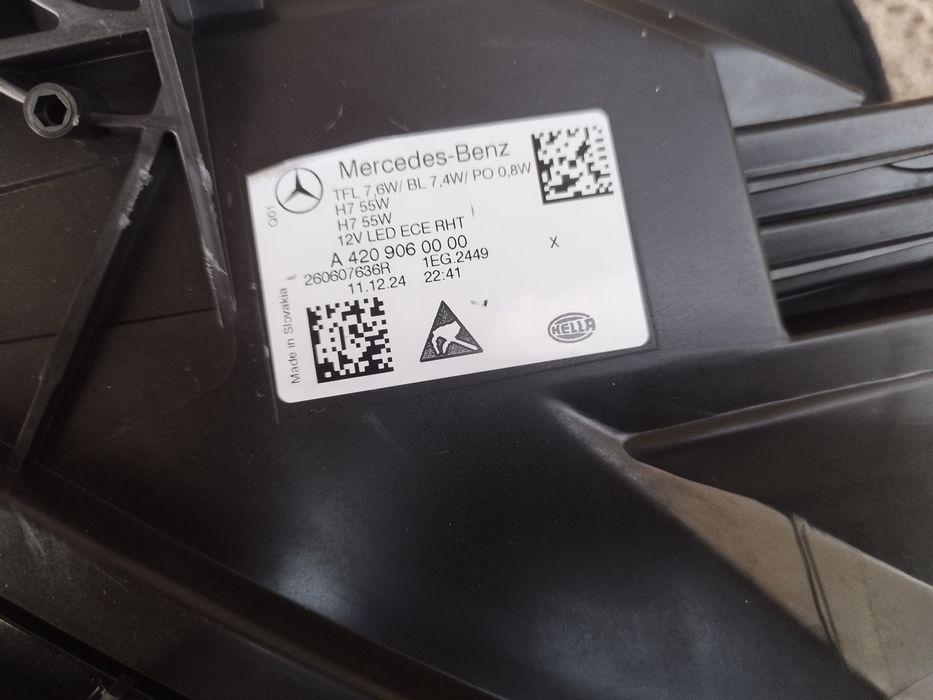 Ляв фар за Mercedes Benz Citan W420 HELLA LED