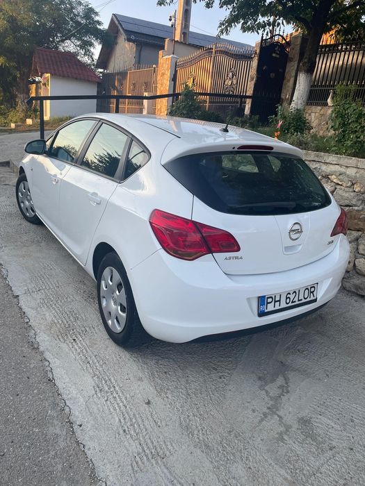 Opel Astra j 2012