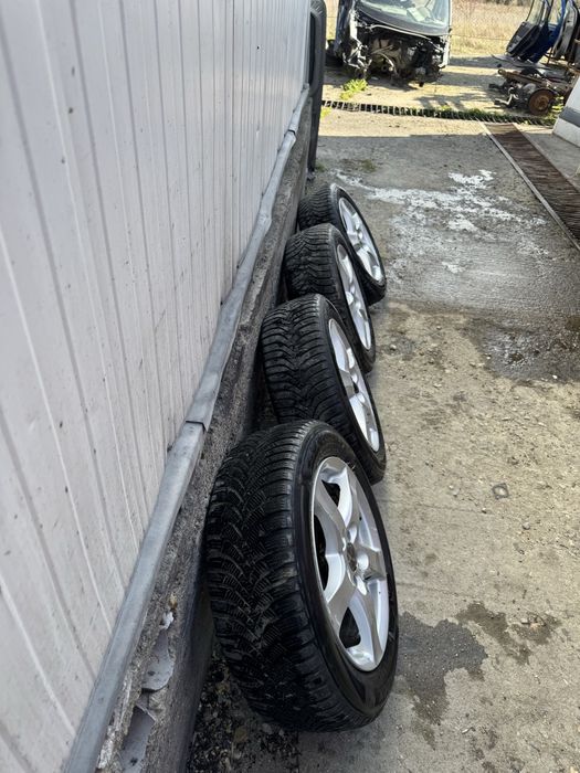 Jante R15 cu anvelope Wolkswagen Polo