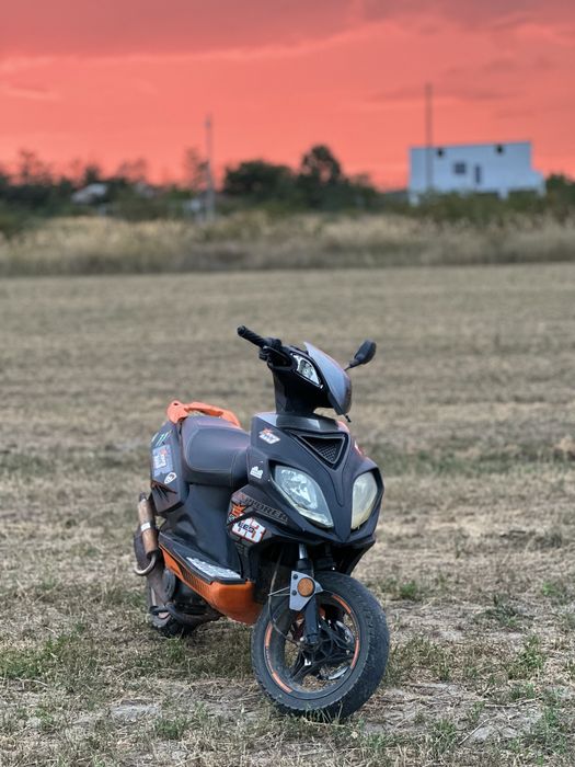 Scuter explorer speed 49cc 2T