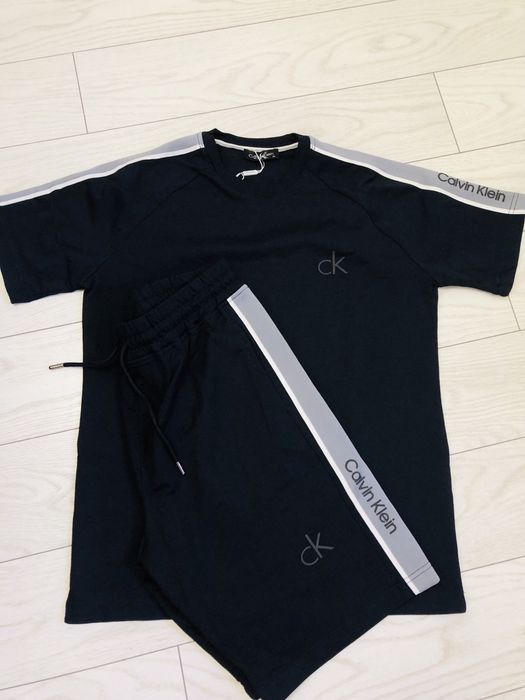 Compleu doua piese Calvin Klein