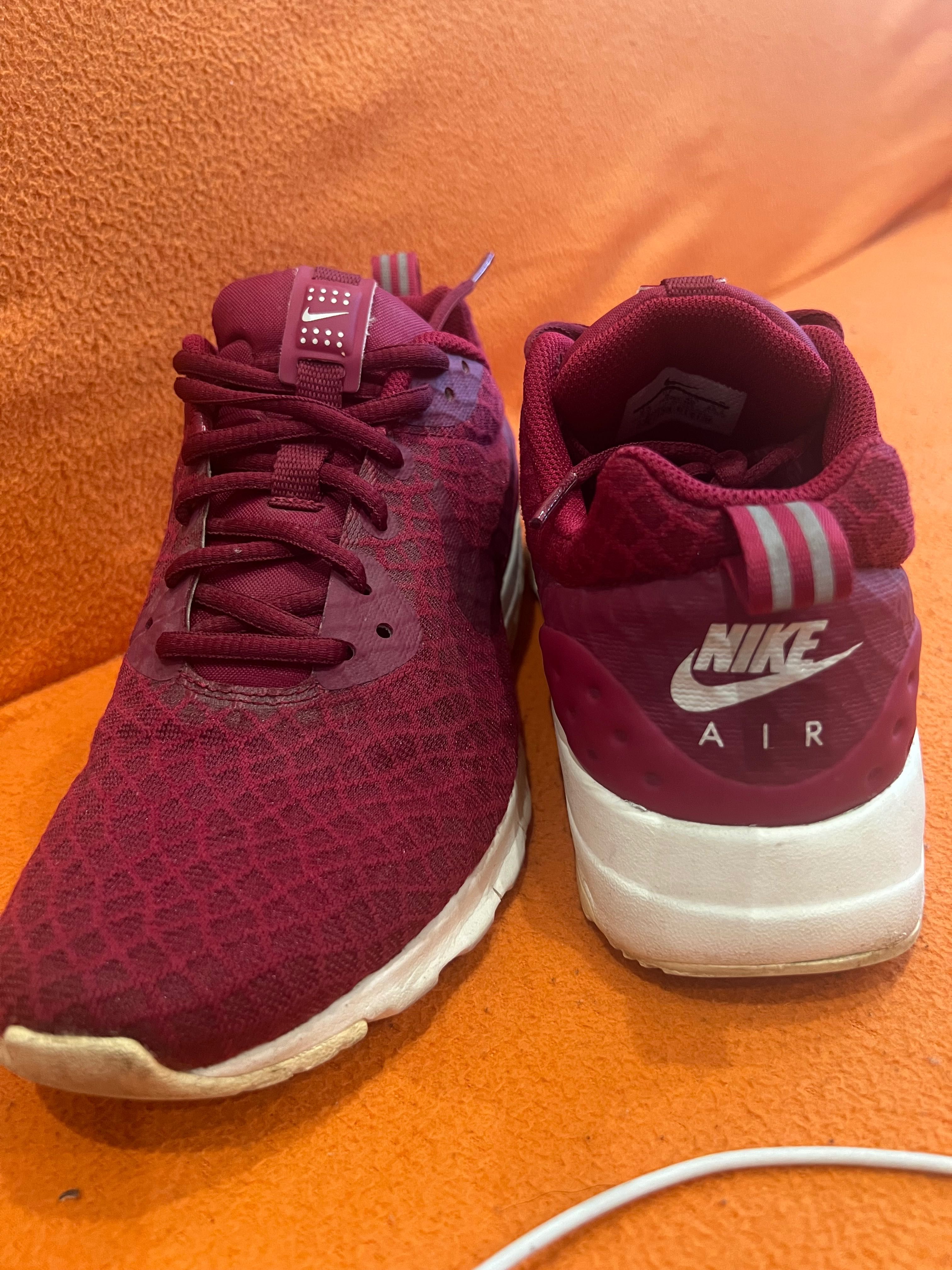 Nike air max motion