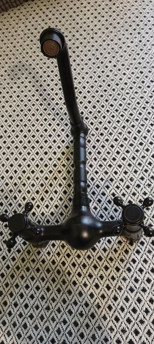 Винтидж смесител ( батерия ) нова е. Не е използвана.