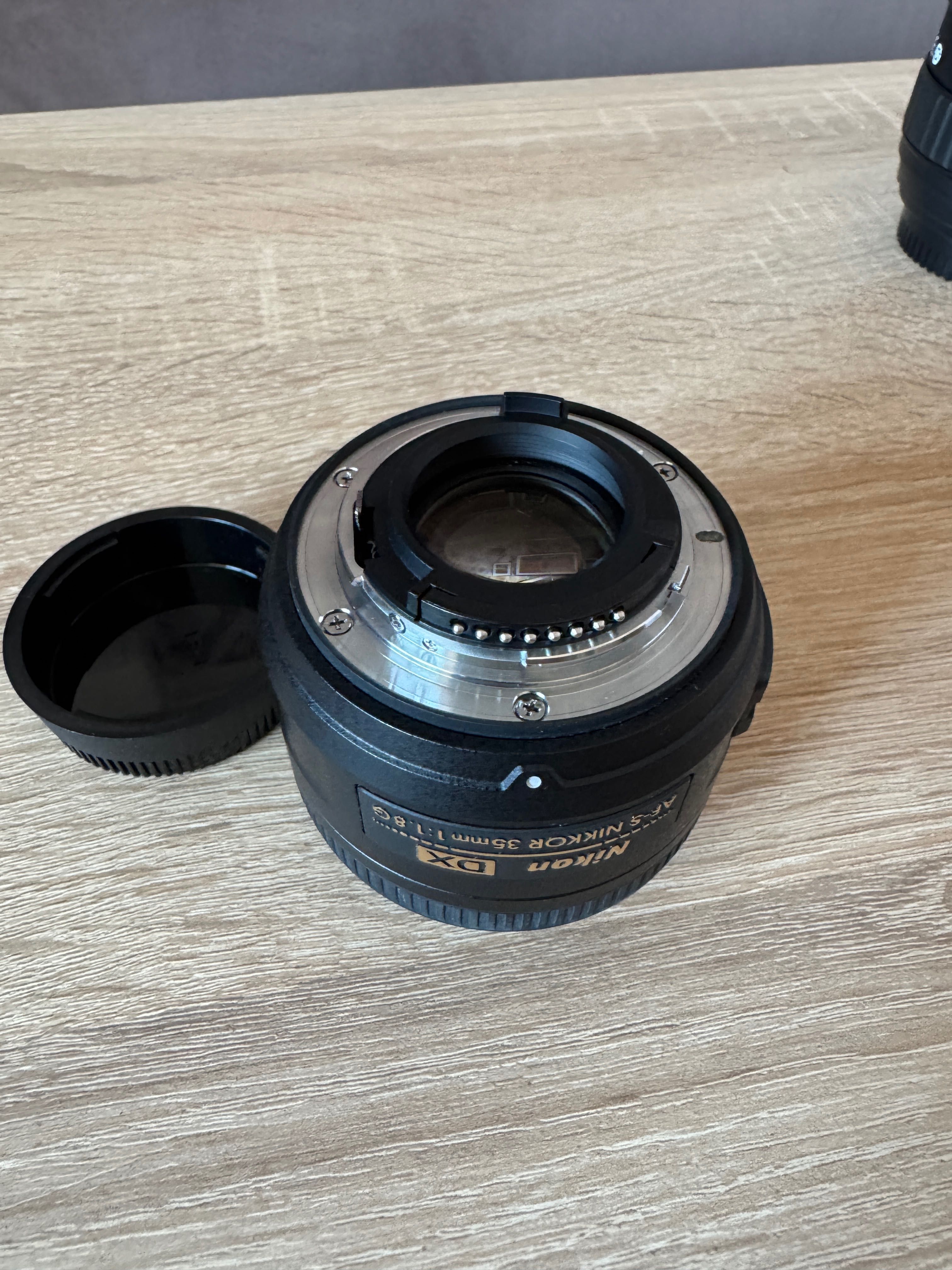 Samyang 85mm 1.4 / Tokina 11-16mm 2.8 / Nikon 35mm 1.8 DX