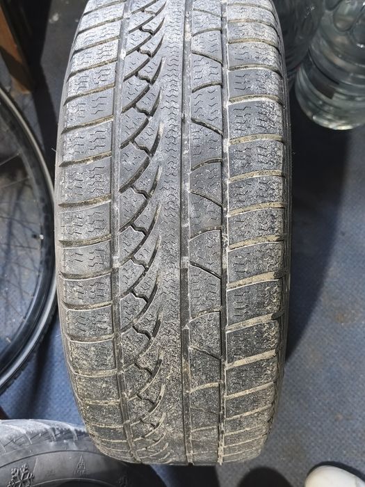 Железни джанти 5х114,3 Зимни гуми Петлас 215/60/16