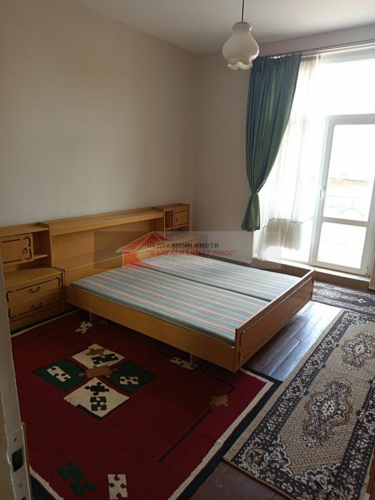Дава под наем 3-стаен гр. София - Център 99m²