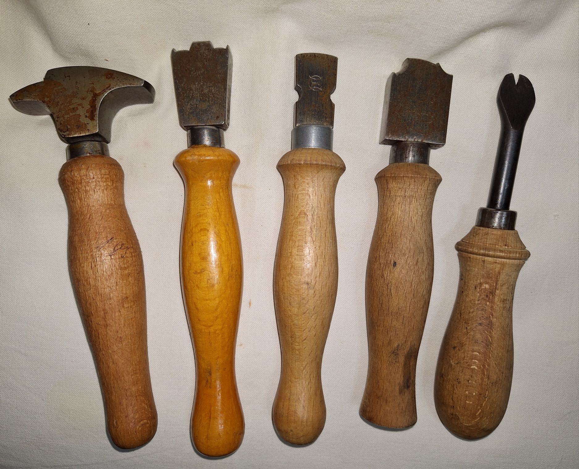 Стари занаятчийски сарашки кожарски обущарски инструменти--5 броя