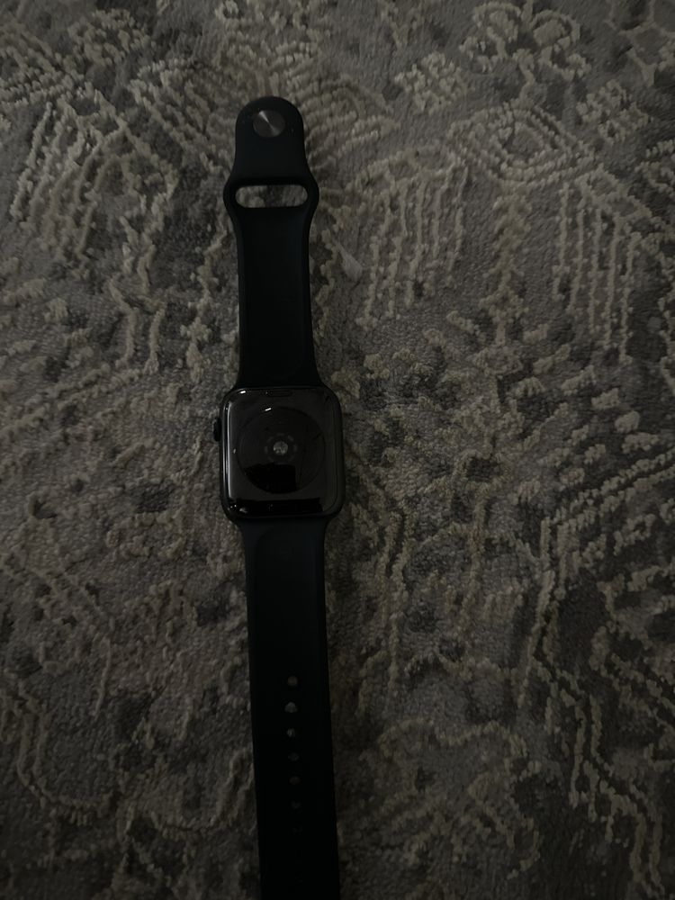 Продам apple watch se 44mm