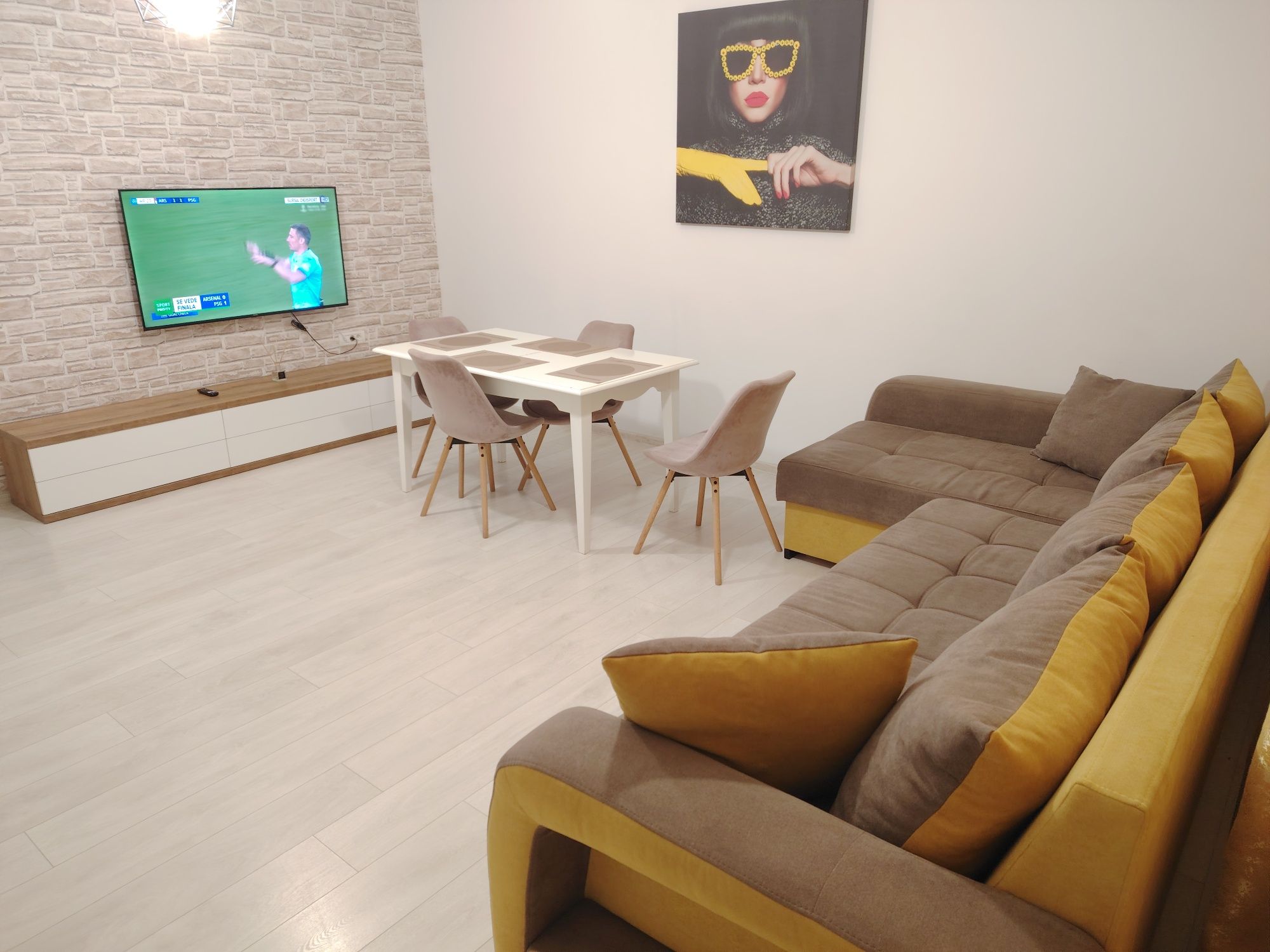 Ap zona Tomis Nord Constanta în regim hotelier 2 cam decomandat