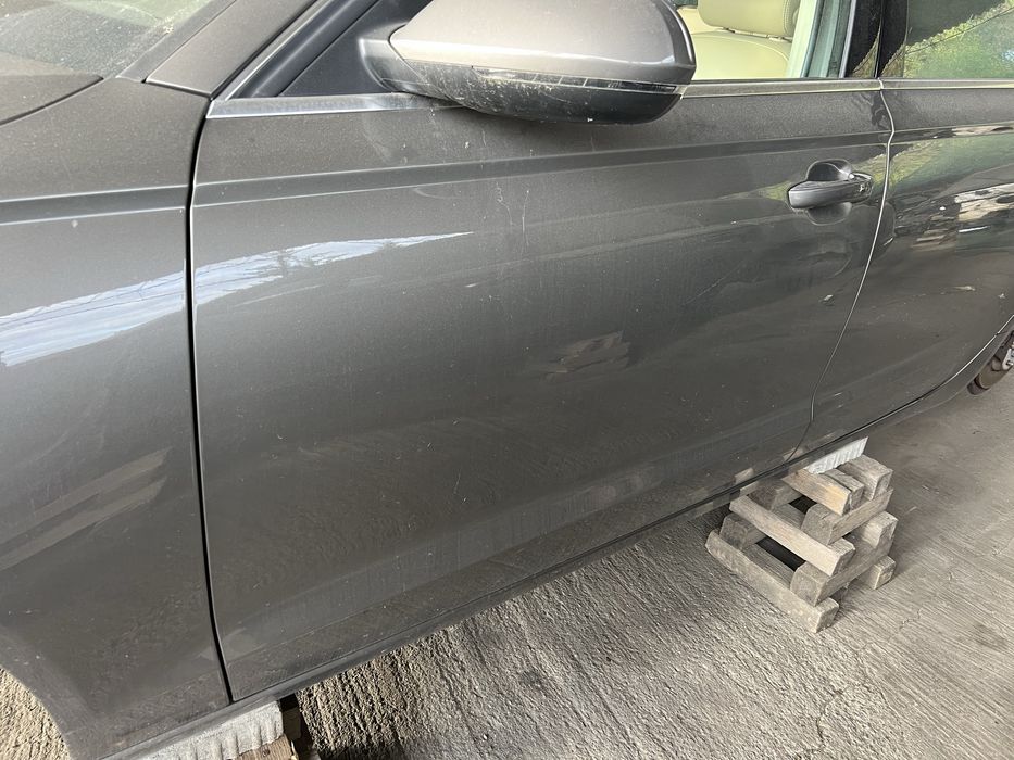 Usa stanga fata Audi A6 C7 4G cod culoare LY1P