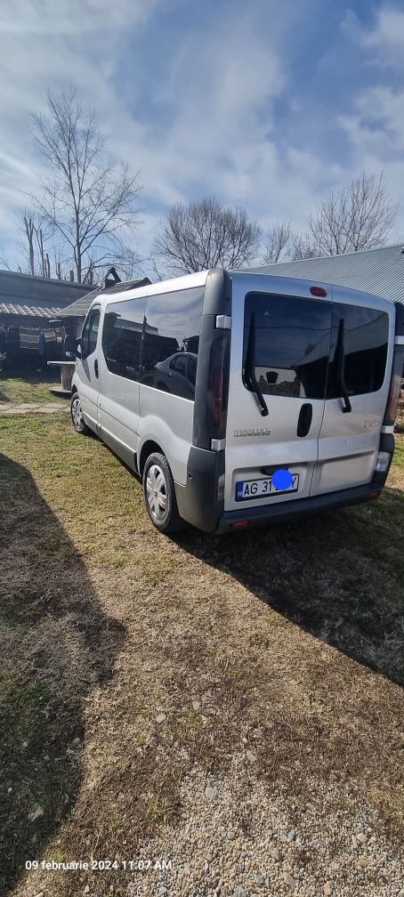 Vând Renault Trafic