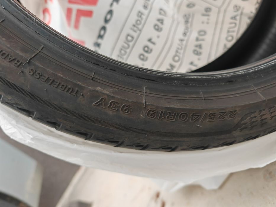 De vanzare anvelopa runflat sh 225/40/19