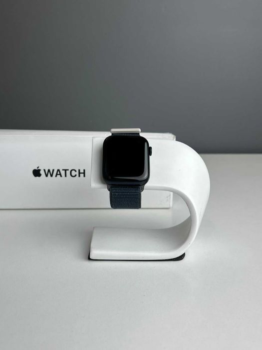 Apple Watch SE 44 мм (2е поколение) чёрный арт. 12584а5902