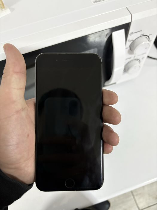 Продам айфон 8 плюс