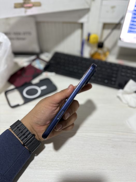 Iphone 17 pro max 256 tali sotiladi