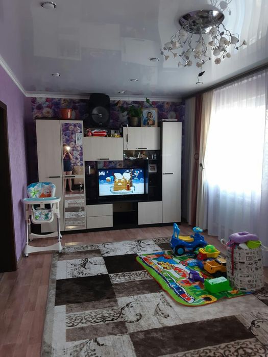 Продам коттедж в районе молокозавод  со свежим ремонтом , частично меб