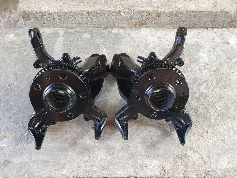 Fuzetă stânga/ butuc/ rulment golf 4 1.4/1.6