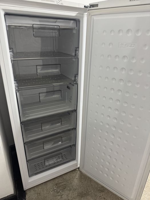 Vand congelator Arctic ANC246+