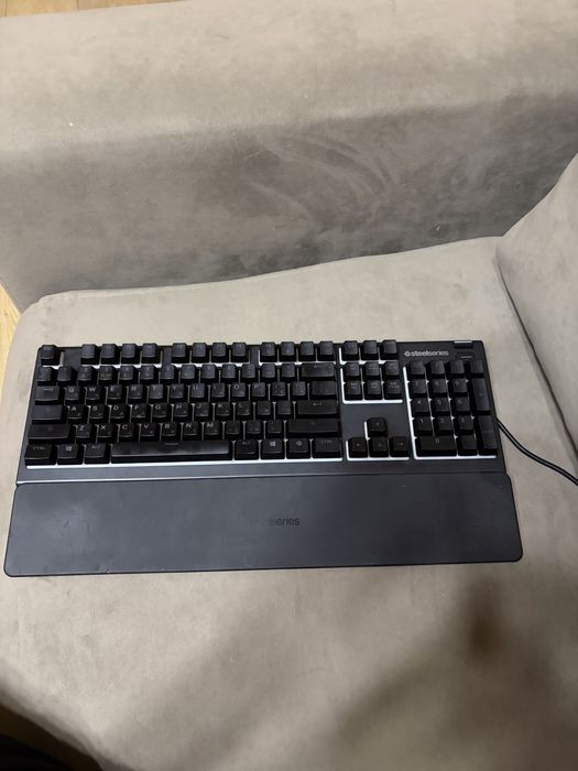 Продам Клавиатуру SteelSeries apex 3