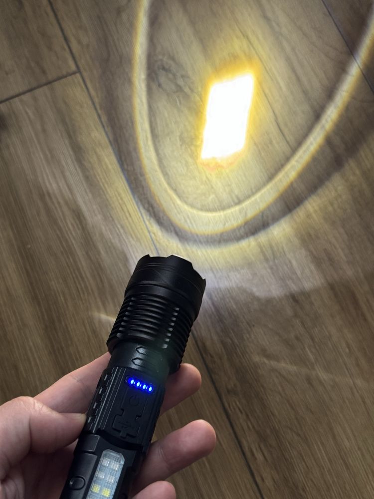 Lanterna puternica/Antishock 20000Lm Led cu Zoom-Cadou