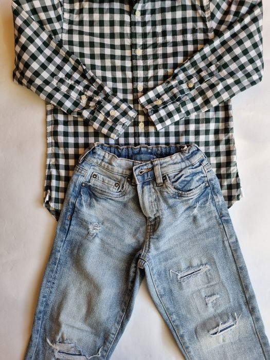 Свежа карирана риза в зелен нюанс и светло сини дънки Zara, 122 см.