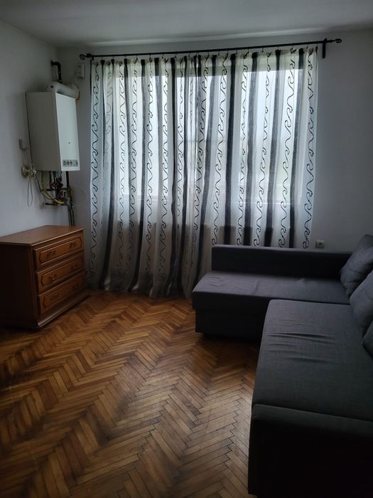 Închiriez apartament cu 2 camere