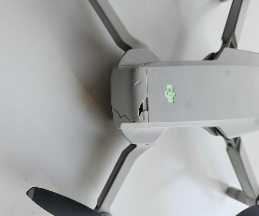 Дрон DJI mini mavic