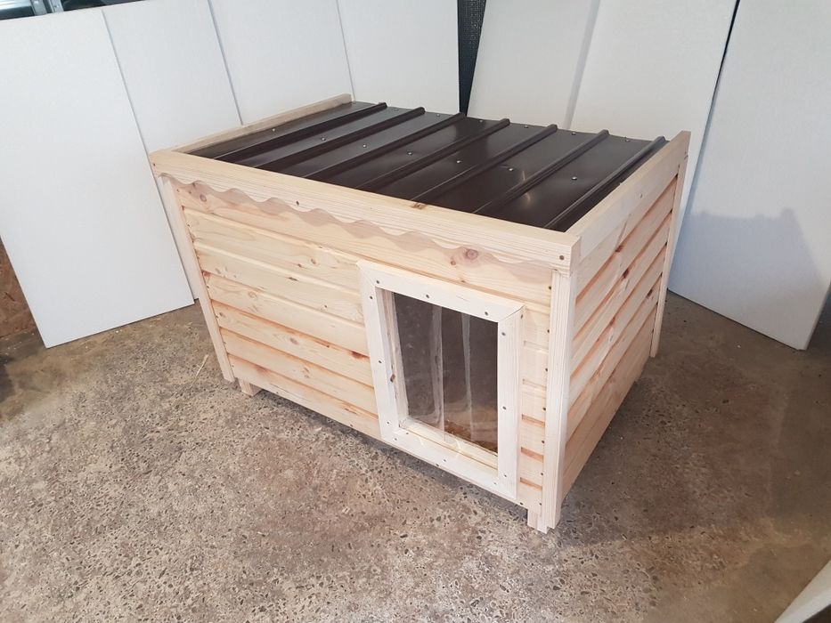 Cușcă căini complet izolată,perete dublu.Se poate trimite oriunde în ț