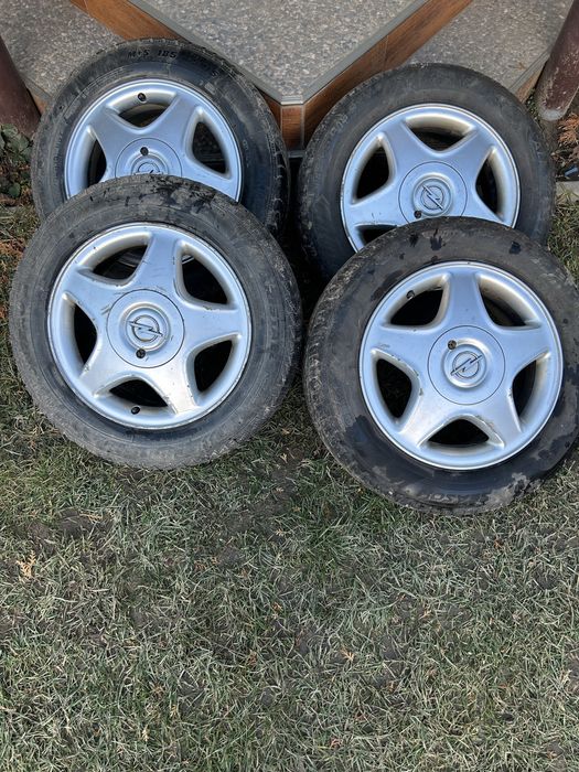 Set 4 roti 185/65 R15 jante aliaj anvelope all season