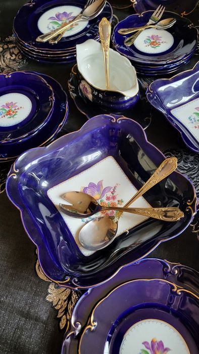 Ръчно рисуван антикварен сервиз за хранене