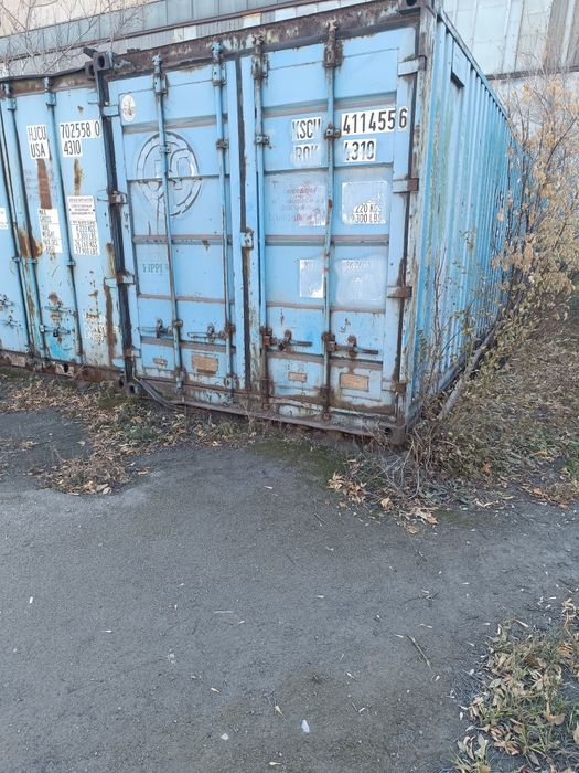 Продам 2 контейнера