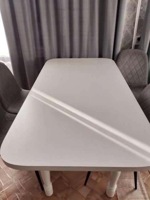 Стол кухонный белый