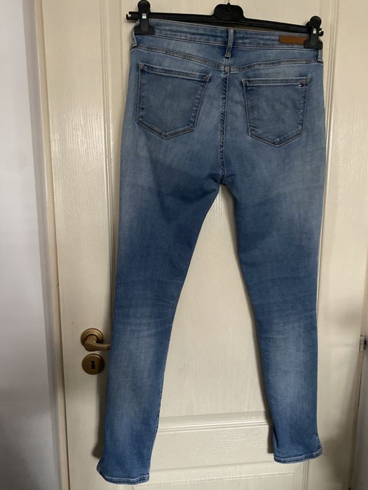 Blugi de damă  Calvin  Klein originali ; Tomy H.