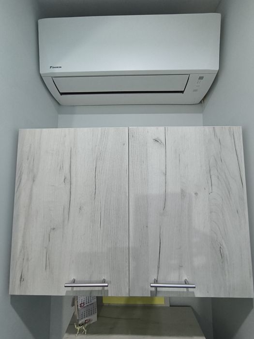 Детско бюро и шкаф като нови.ш 75/д60/в76 и ш77/д30/в55