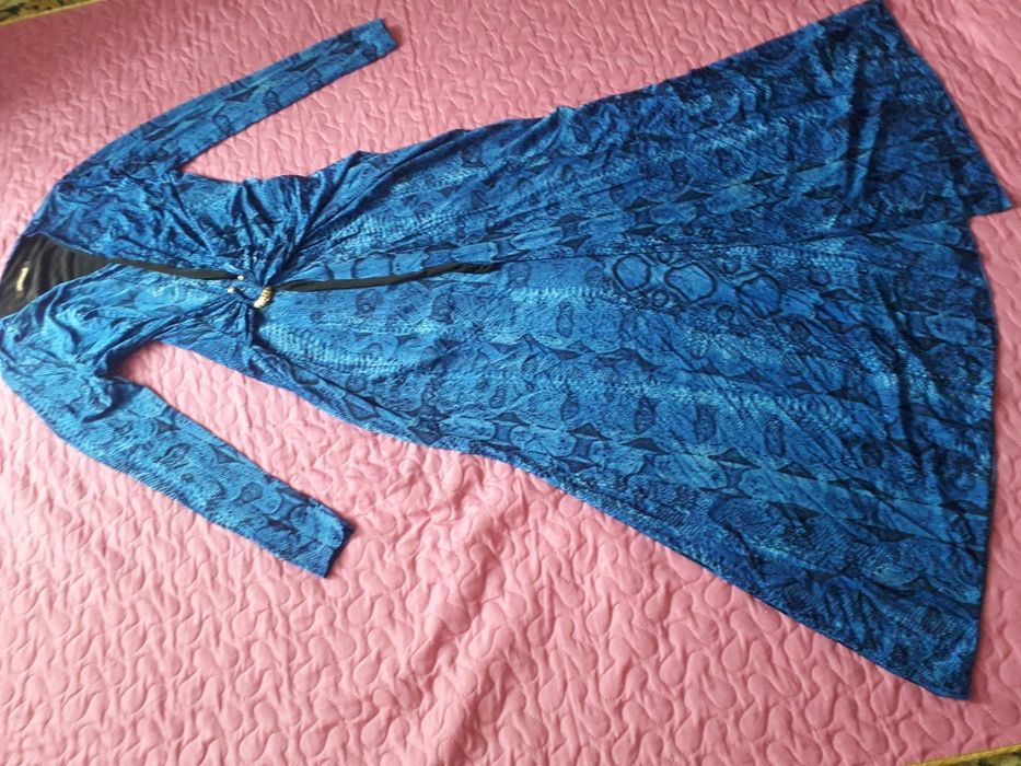 Продам платье б/у