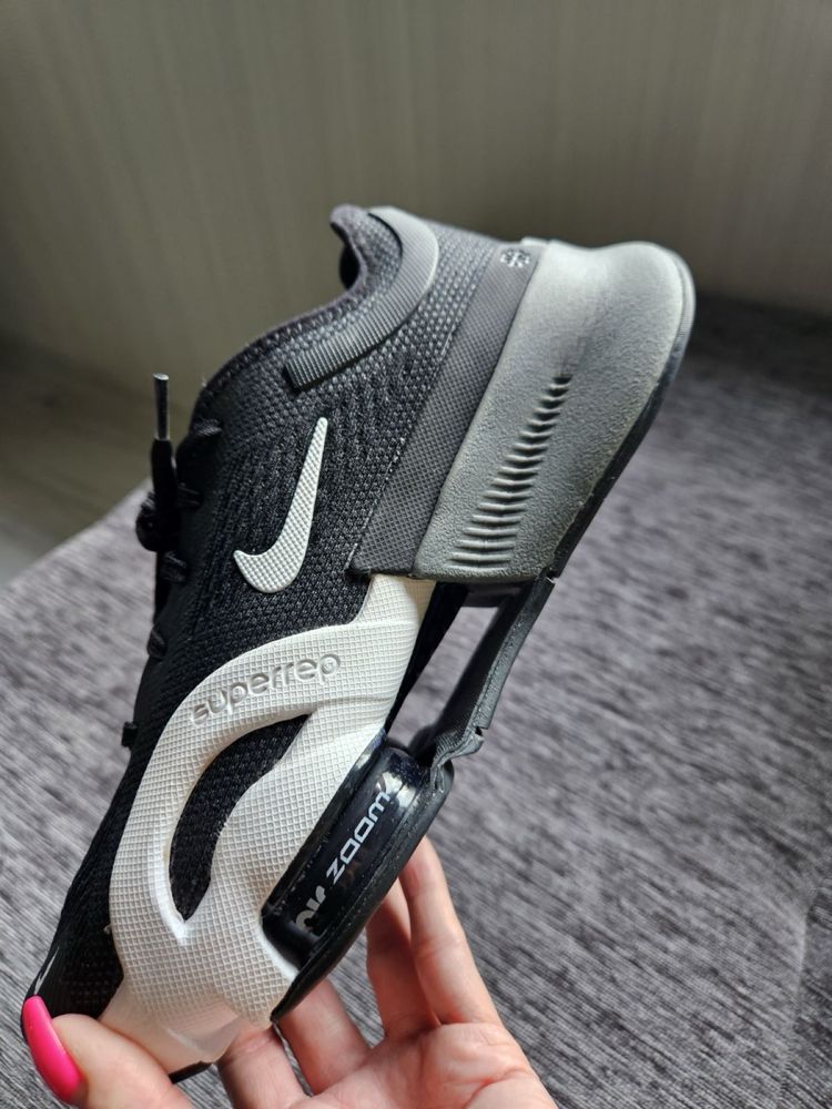 Маратонки nike zoom superrep