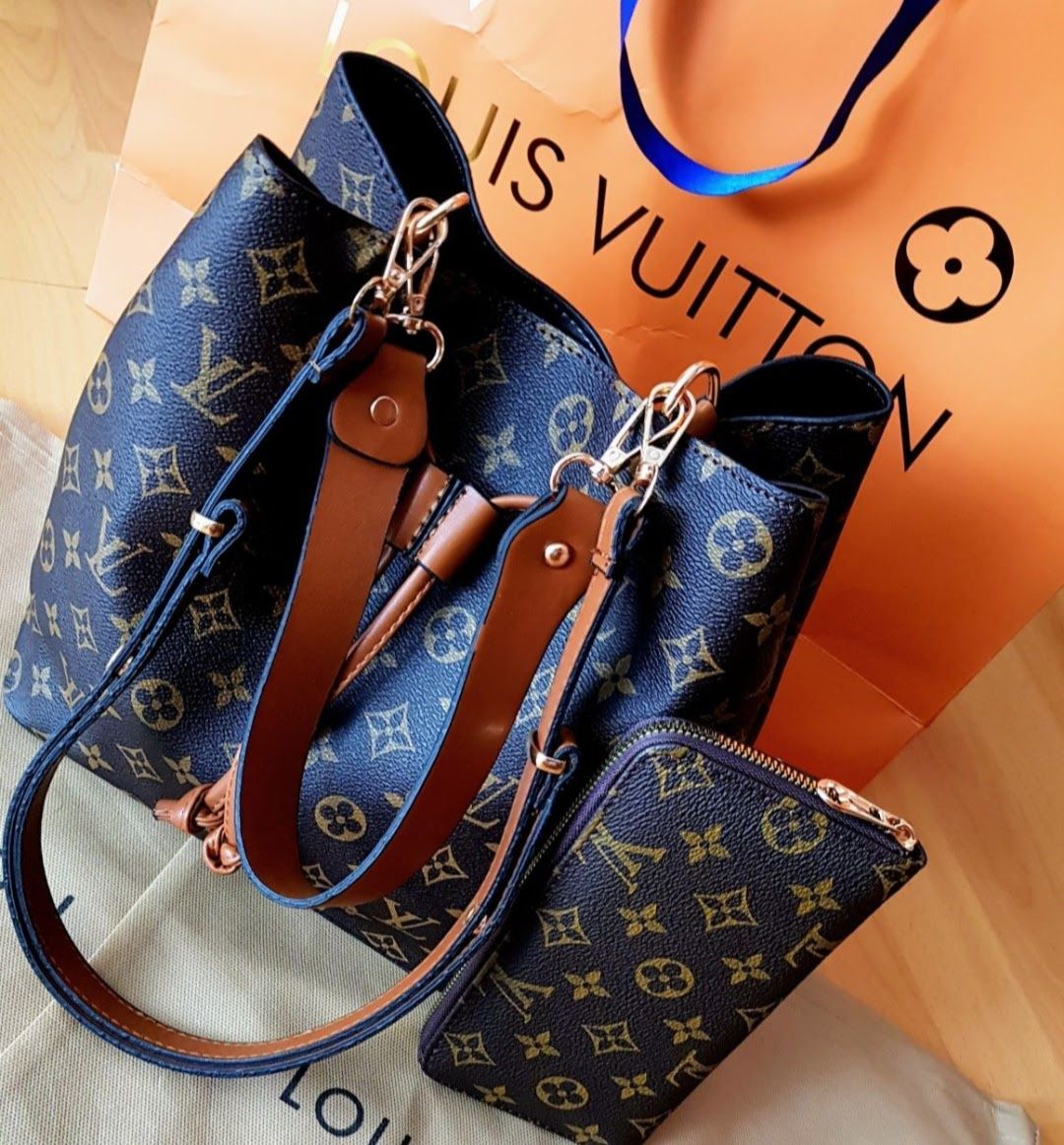 Set Louis Vuitton, geanta tip rucsac +portofel, eticheta, saculet