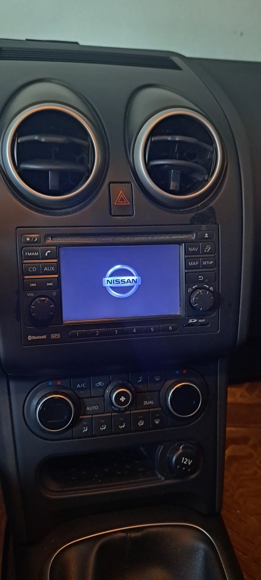 Vând  navigație nissan qashqai j10